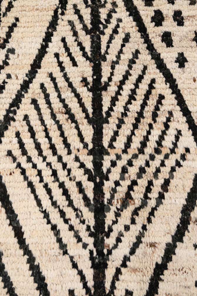 5' 11 x 7' 11 Hand Knotted Moroccan Wool Rug