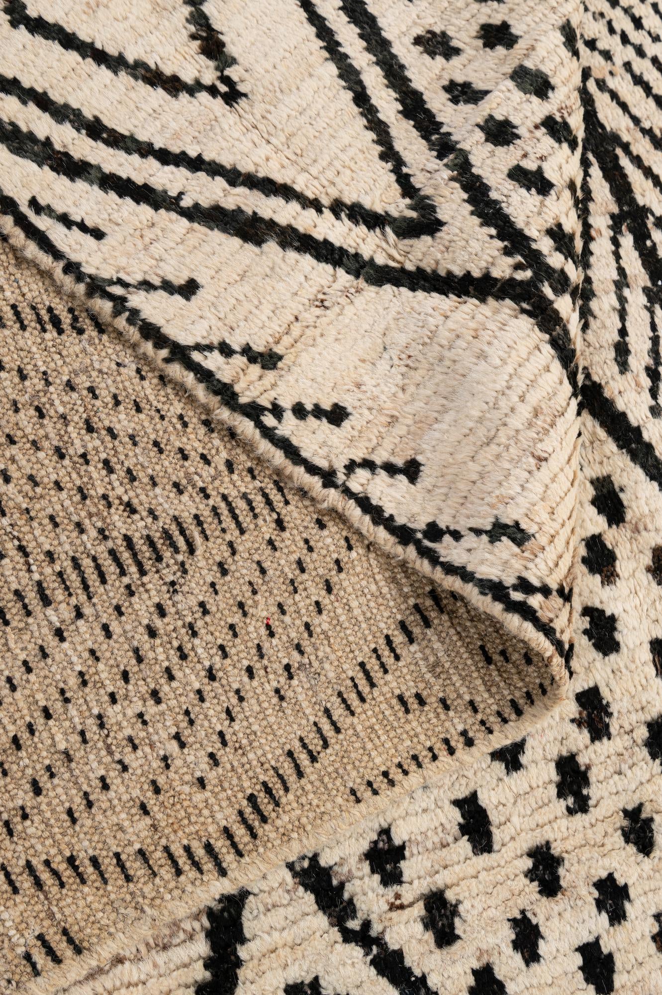 5' 11 x 7' 11 Hand Knotted Moroccan Wool Rug