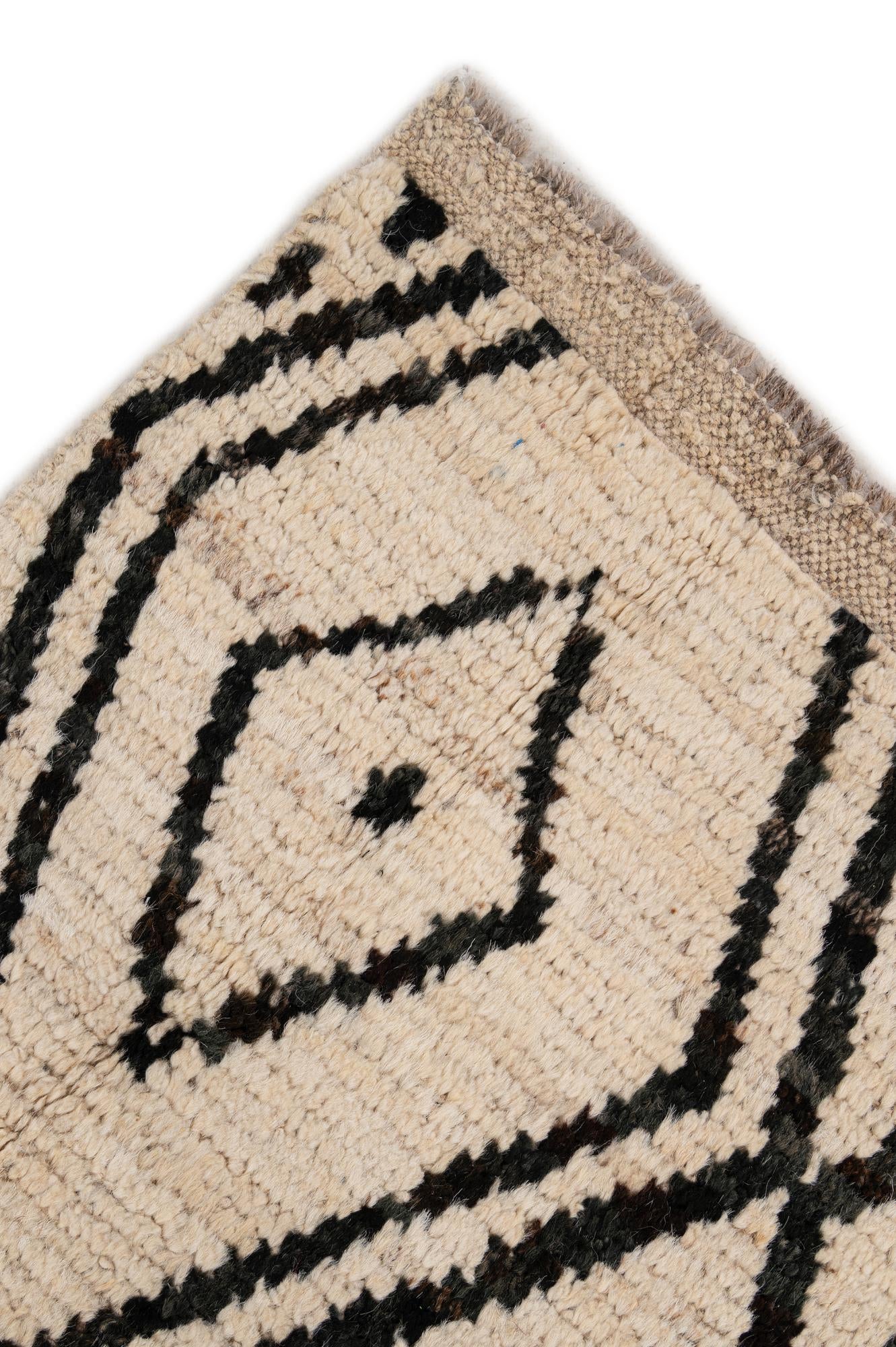 5' 11 x 7' 11 Hand Knotted Moroccan Wool Rug