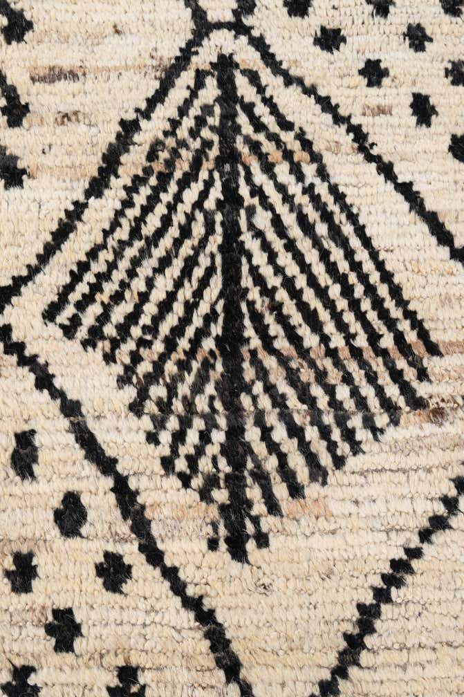 6' 1 x 8' 9 Hand Knotted Moroccan Wool Rug