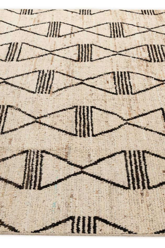 Detail image of 6' 8 x 9' 10 Hand Knotted Moroccan Wool Rug