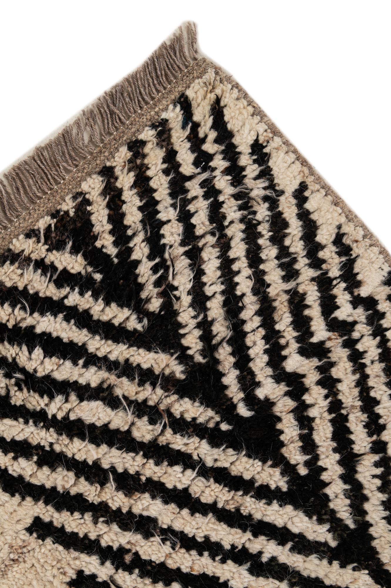 6' 10 x 9' 3 Hand Knotted Moroccan Wool Rug