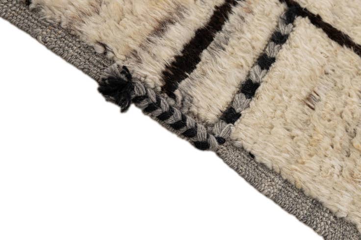 Detail image of 8' 5 x 10' 7 Hand Knotted Moroccan Wool Rug