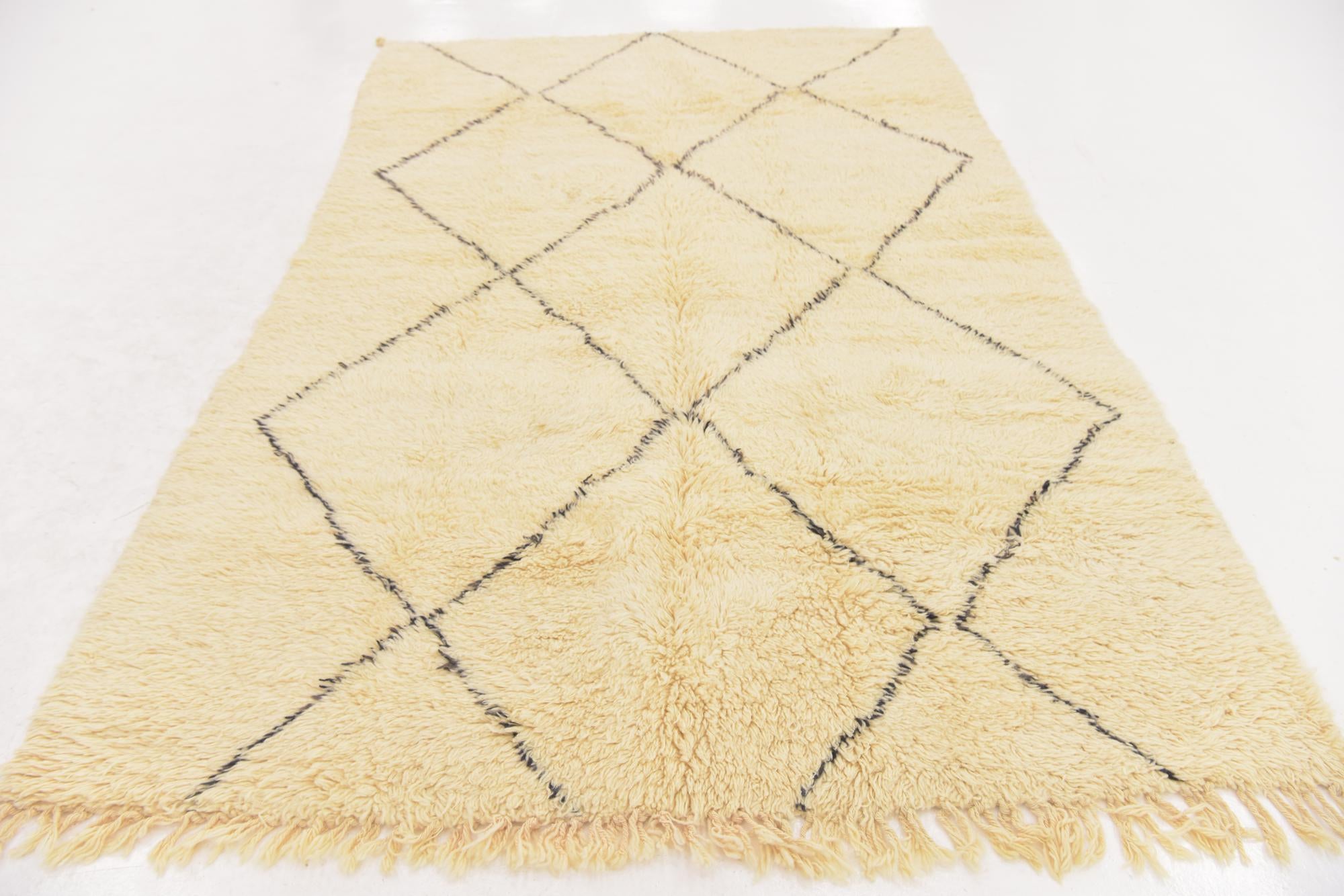 5' 9 x 9' Hand Knotted Moroccan Wool Rug