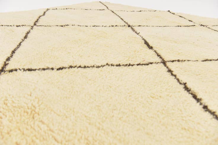 Detail image of 6' 10 x 9' 9 Hand Knotted Moroccan Wool Rug
