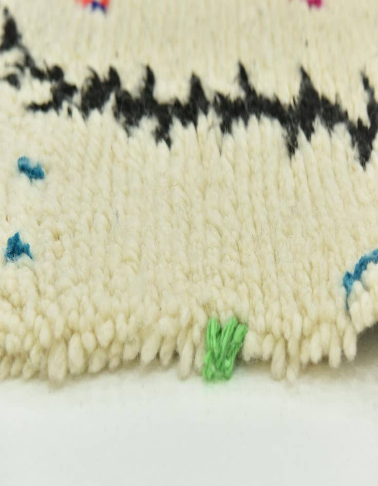 Detail image of 7' x 9' 5 Hand Knotted Moroccan Wool Rug