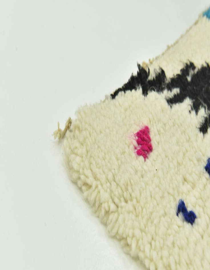 Detail image of 7' x 9' 5 Hand Knotted Moroccan Wool Rug