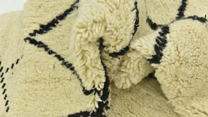 5' x 8' 2 Hand Knotted Moroccan Wool Rug