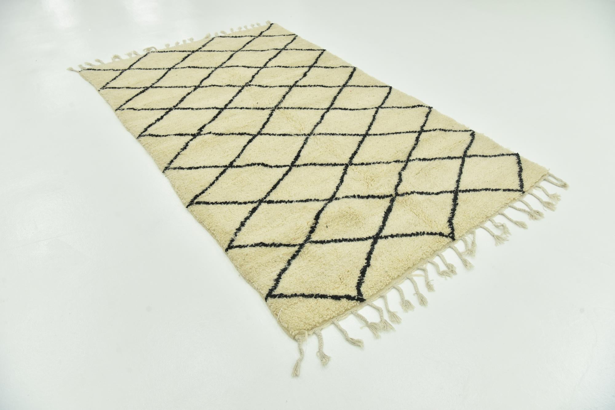 5' x 8' 2 Hand Knotted Moroccan Wool Rug