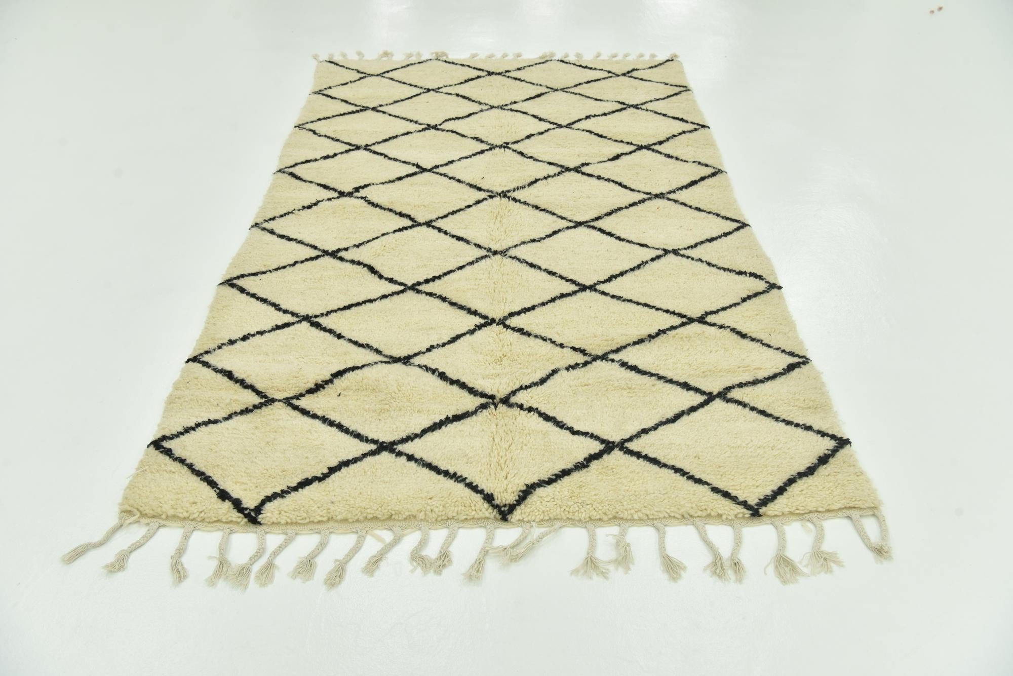 5' x 8' 2 Hand Knotted Moroccan Wool Rug