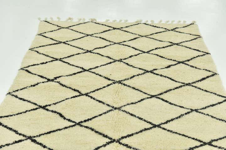 5' x 8' 2 Hand Knotted Moroccan Wool Rug