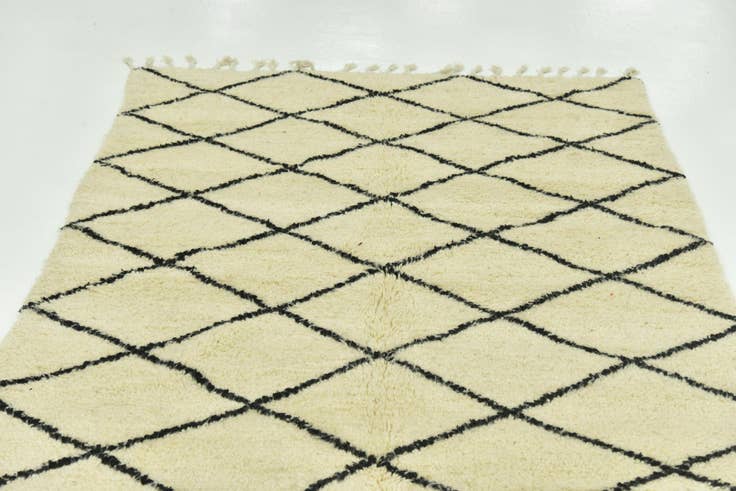 Detail image of 5' x 8' 2 Hand Knotted Moroccan Wool Rug