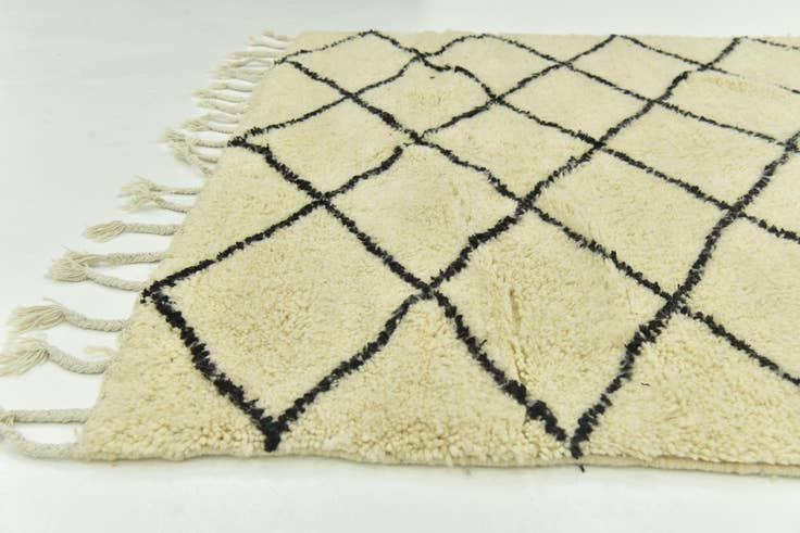 Detail image of 5' x 8' 2 Hand Knotted Moroccan Wool Rug