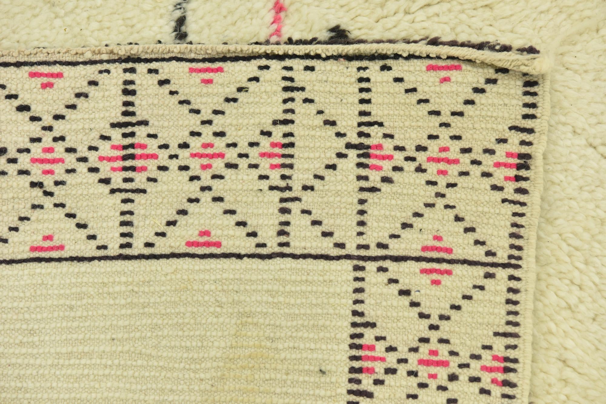 5' 2 x 9' Hand Knotted Moroccan Wool Rug