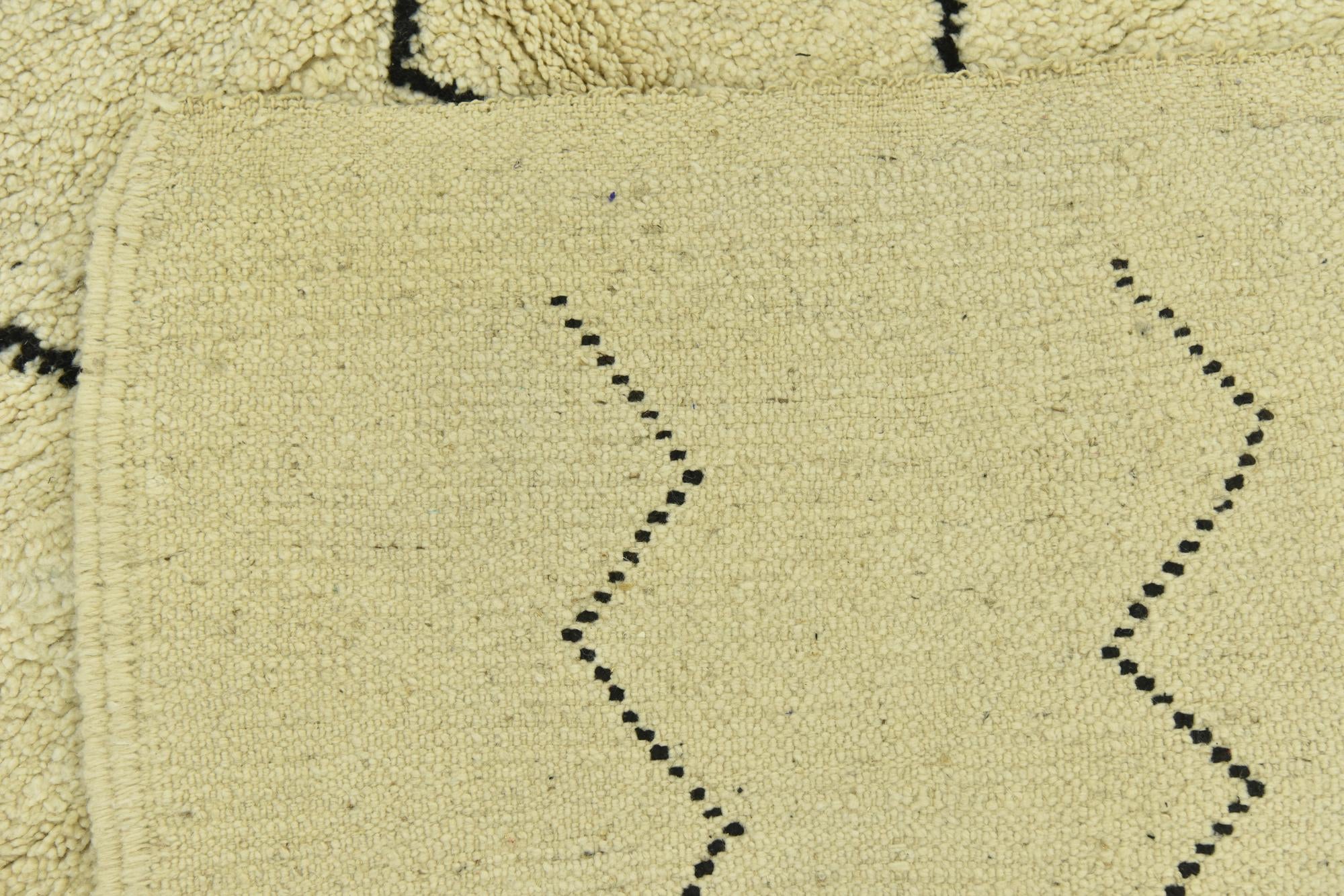 5' x 8' 5 Hand Knotted Moroccan Wool Rug