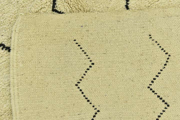 5' x 8' 5 Hand Knotted Moroccan Wool Rug