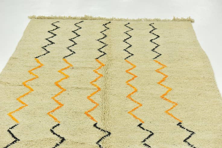 Detail image of 5' x 8' 5 Hand Knotted Moroccan Wool Rug