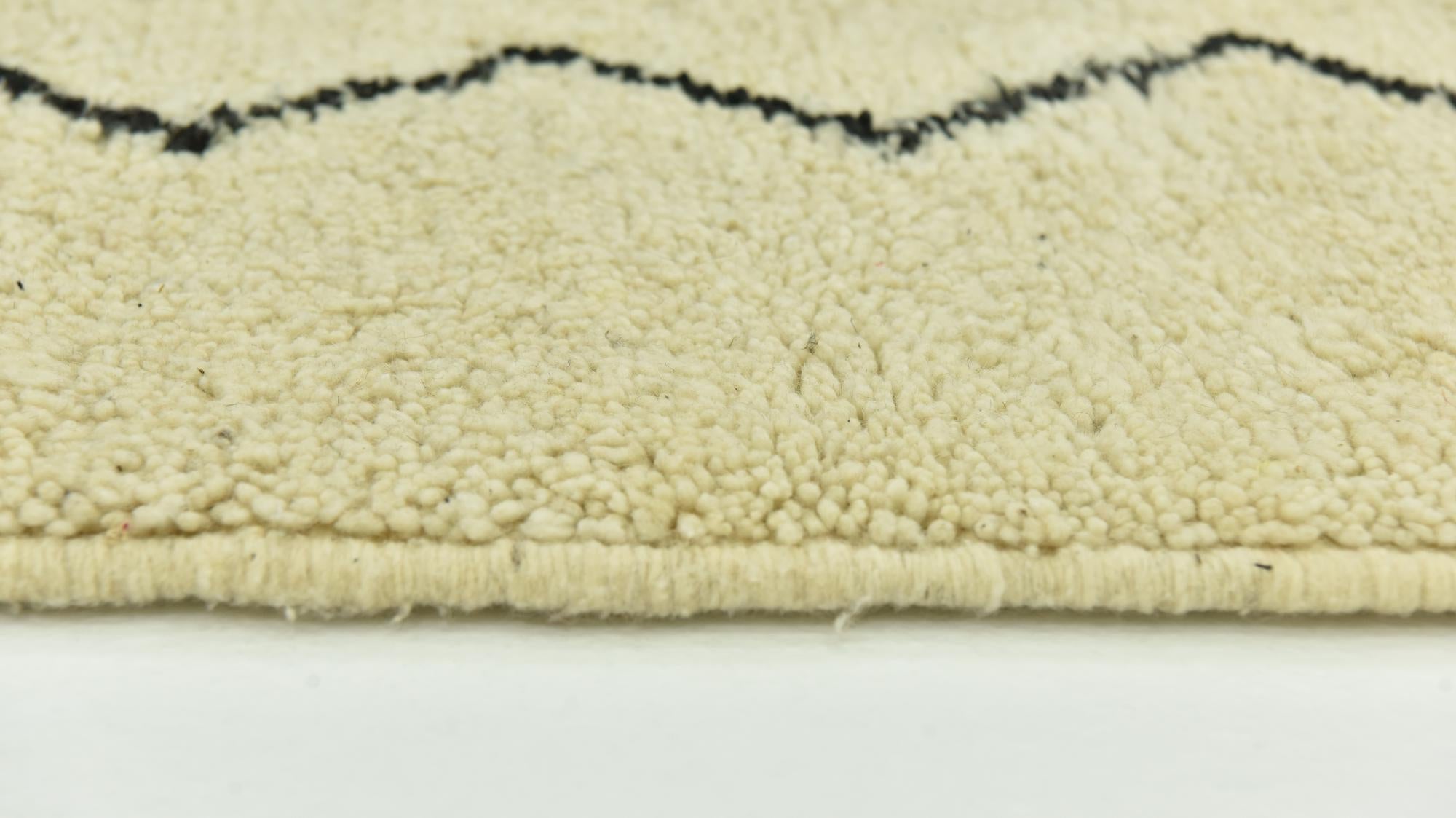 5' x 8' 5 Hand Knotted Moroccan Wool Rug