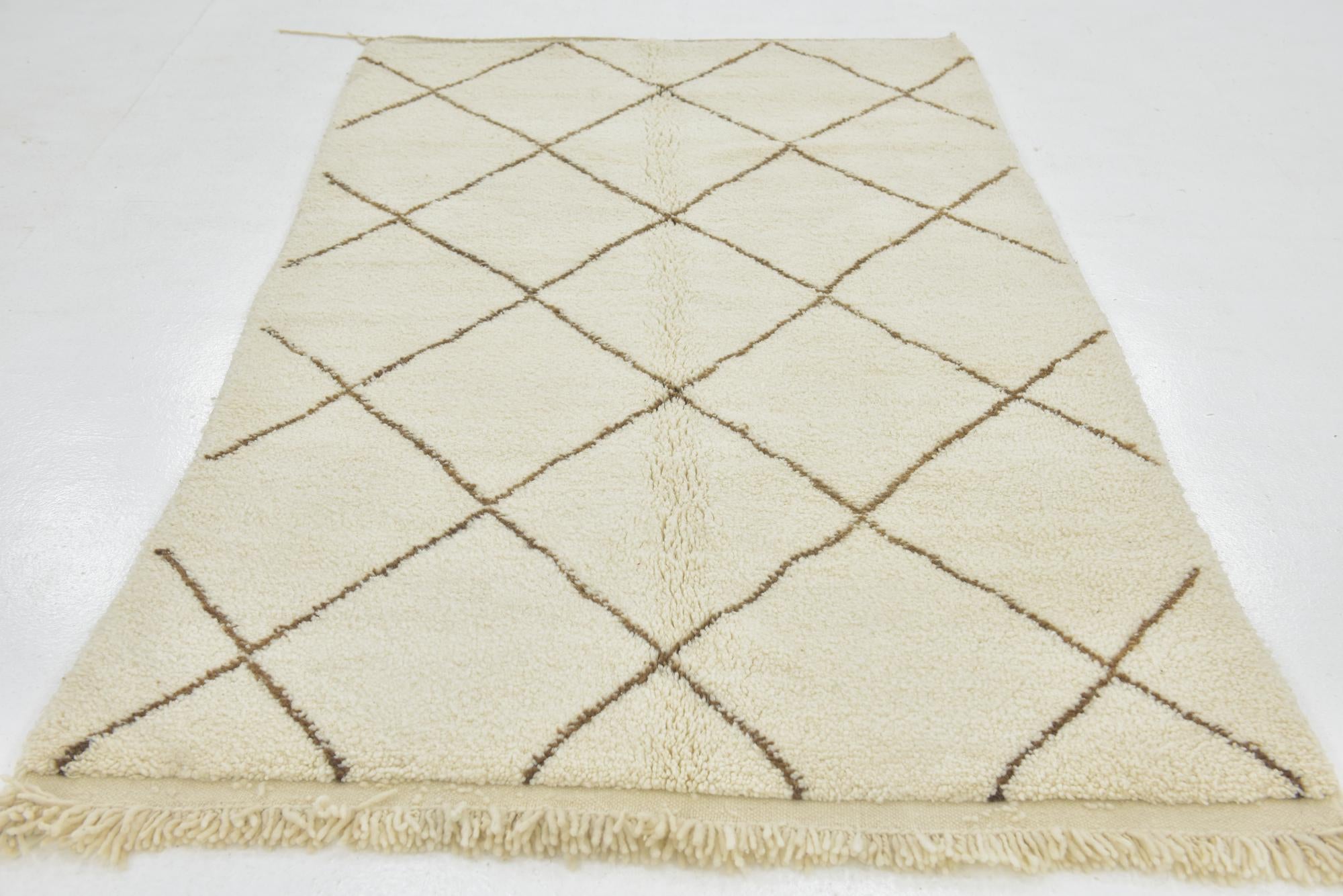 4' 9 x 8' 3 Hand Knotted Moroccan Wool Rug