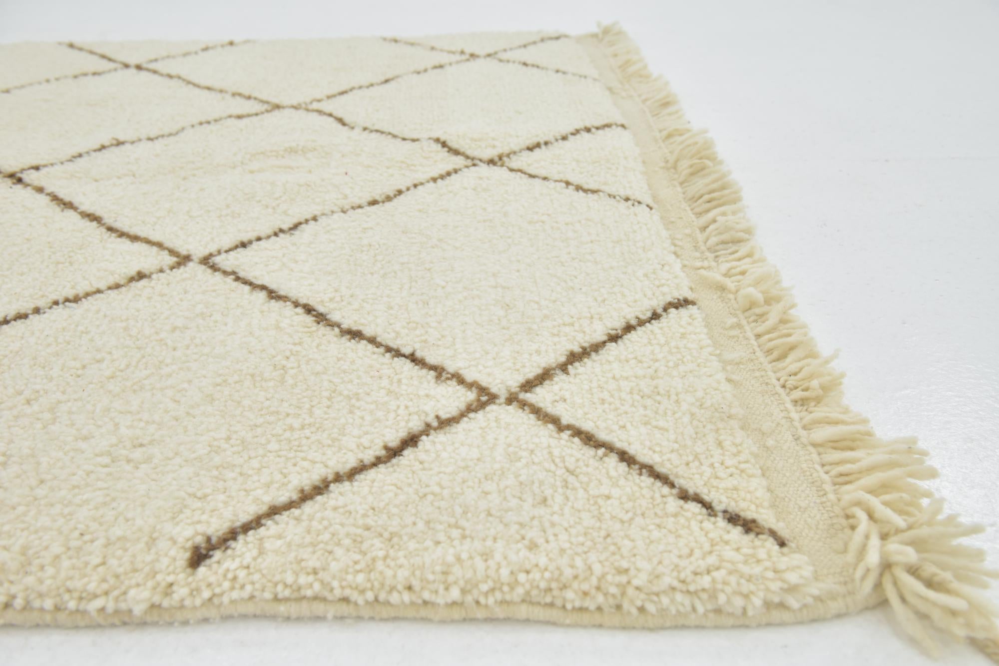 4' 9 x 8' 3 Hand Knotted Moroccan Wool Rug