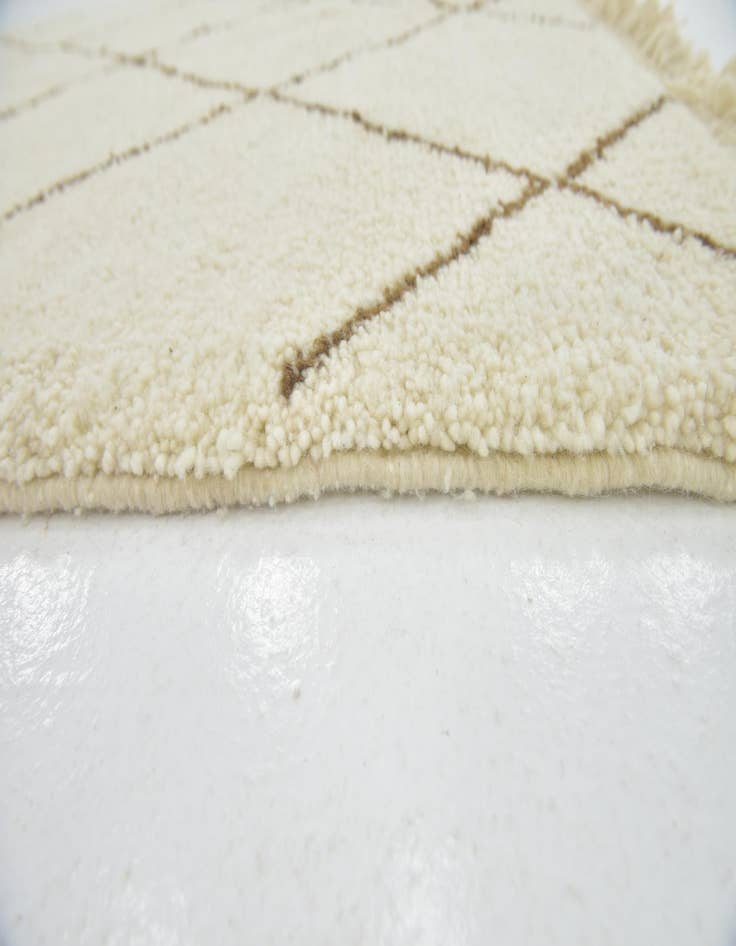 Detail image of 4' 9 x 8' 3  Hand Knotted Moroccan Wool Rug