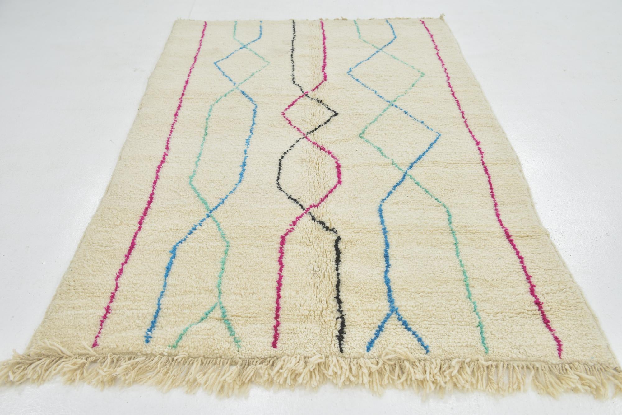 5' x 8' Hand Knotted Moroccan Wool Rug