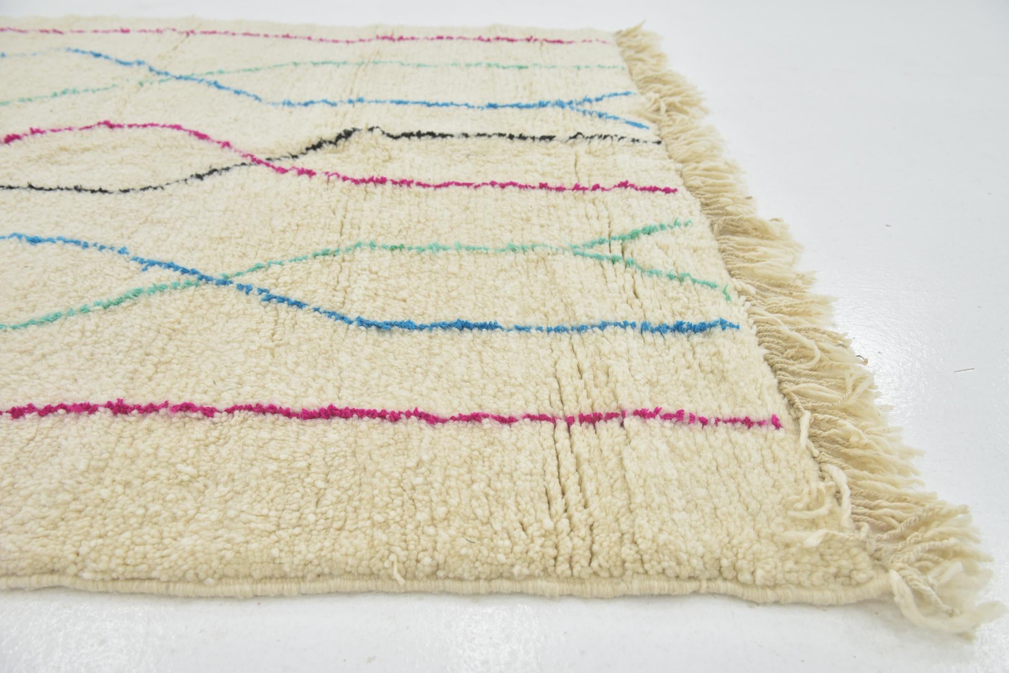 5' x 8' Hand Knotted Moroccan Wool Rug
