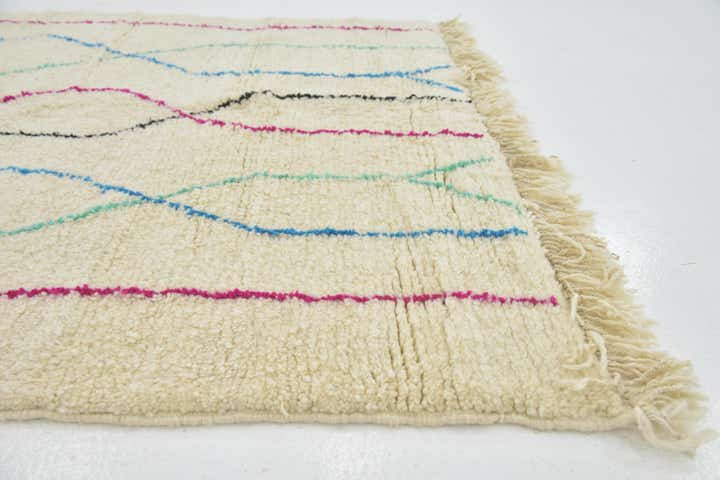 5' x 8' Hand Knotted Moroccan Wool Rug