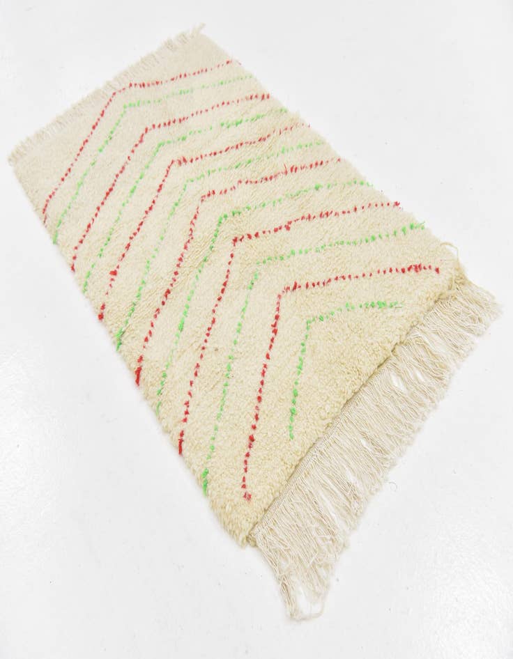 Detail image of 3' 2 x 4' 10 Hand Knotted Moroccan Wool Rug