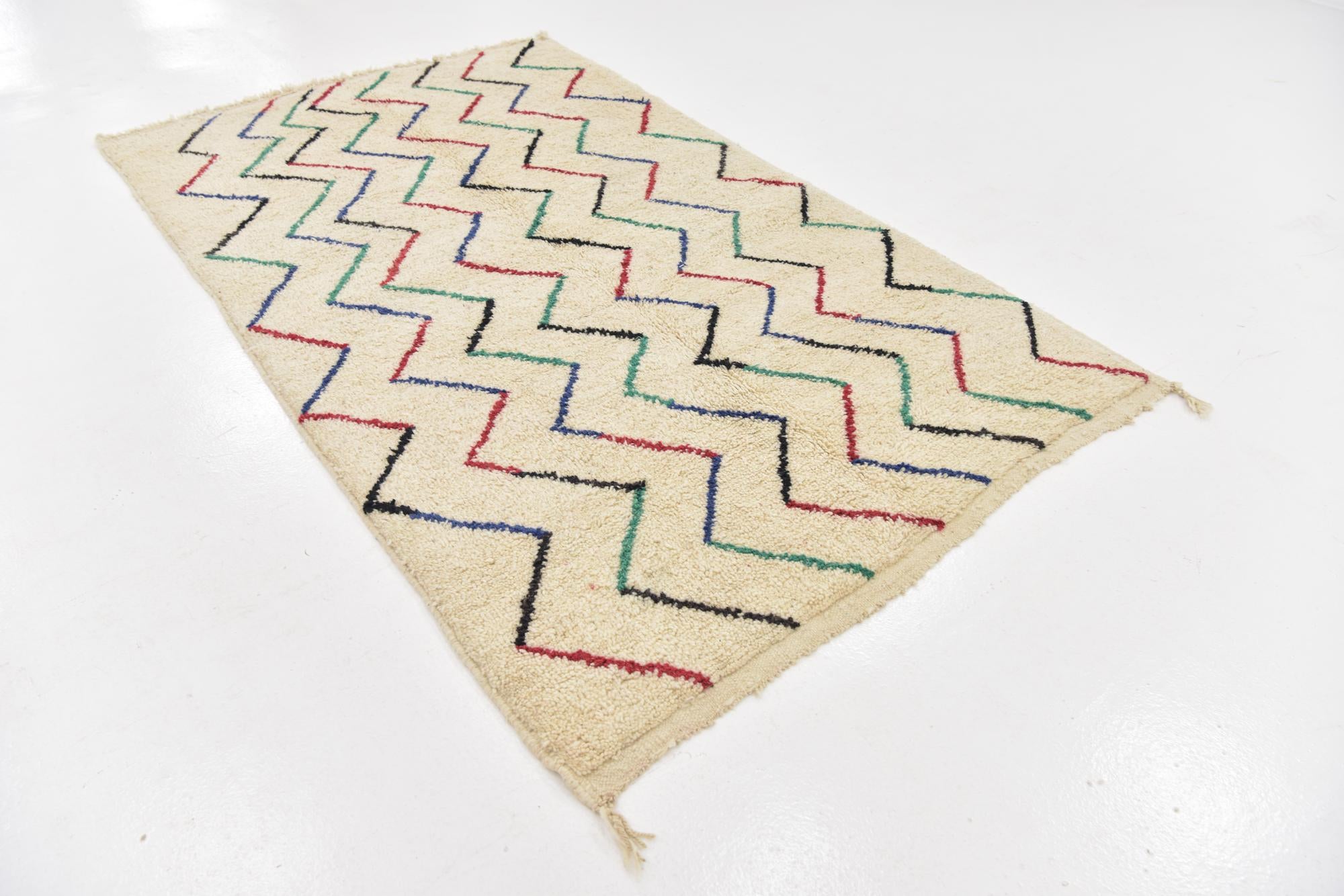 5' x 8' 5 Hand Knotted Moroccan Wool Rug