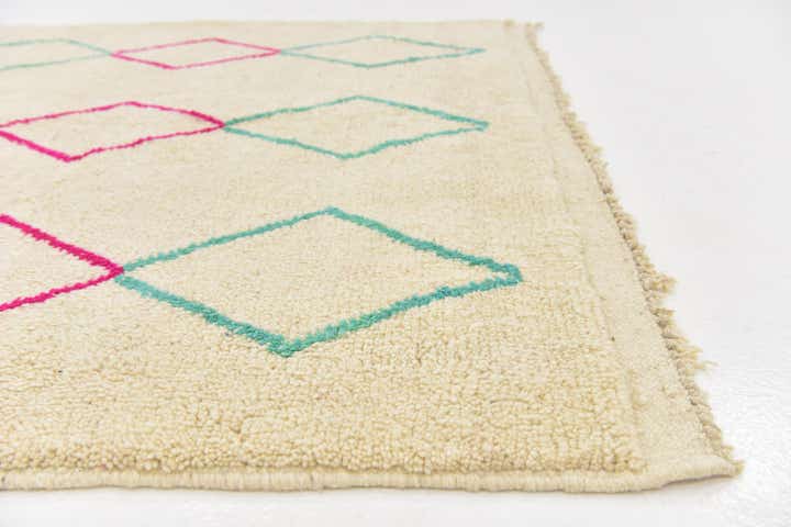 5' 6 x 8' Hand Knotted Moroccan Wool Rug