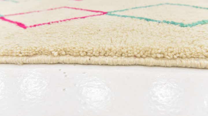 5' 6 x 8' Hand Knotted Moroccan Wool Rug