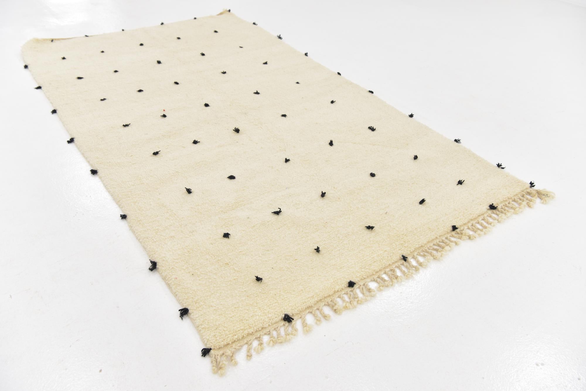 5' 2 x 8' 5 Hand Knotted Moroccan Wool Rug