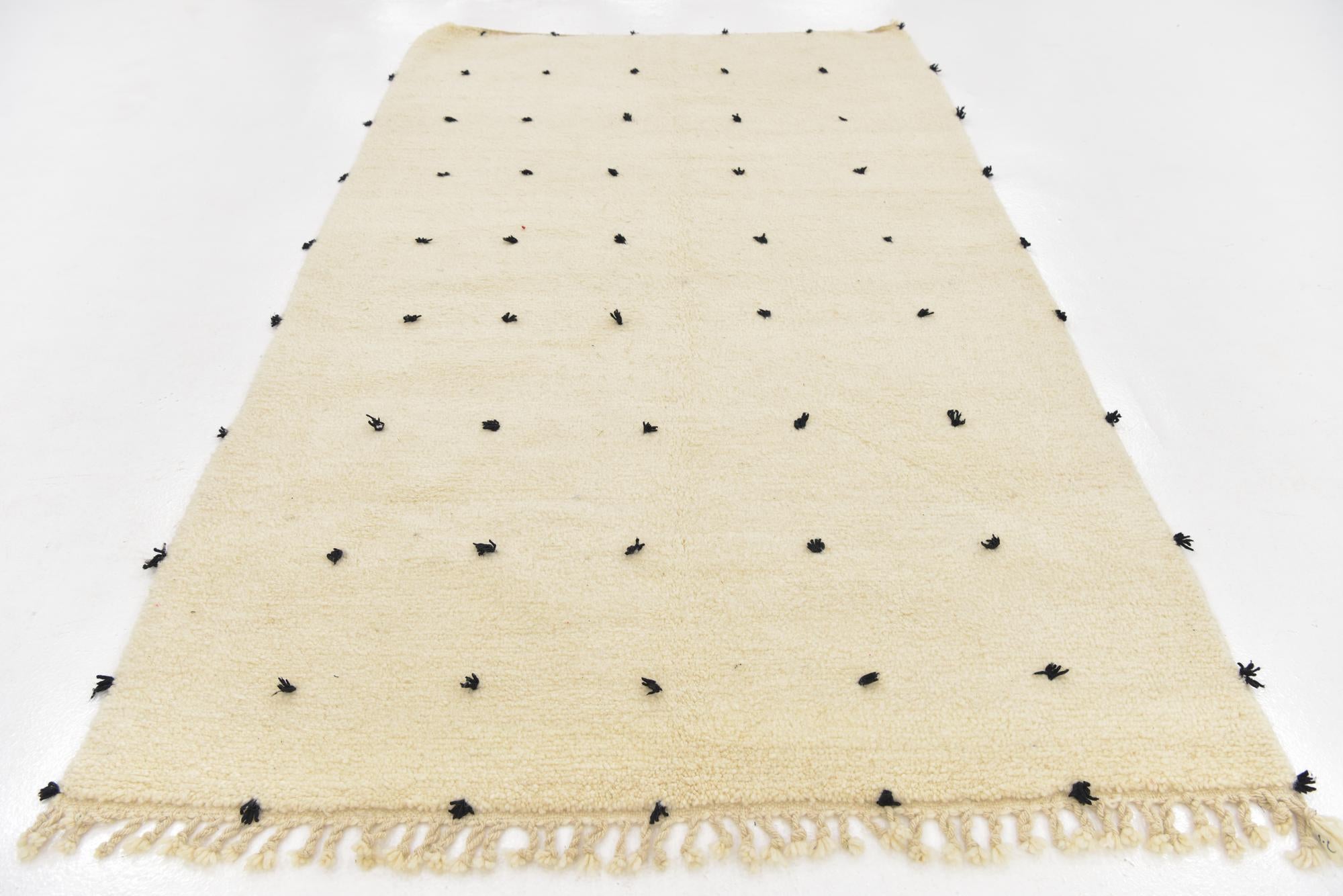 5' 2 x 8' 5 Hand Knotted Moroccan Wool Rug