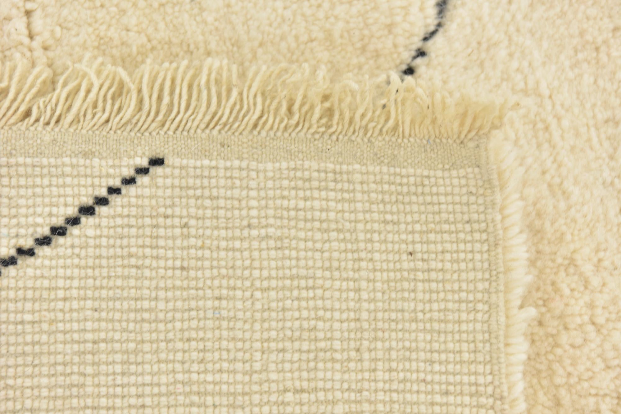 7' x 10' 2 Hand Knotted Moroccan Wool Rug