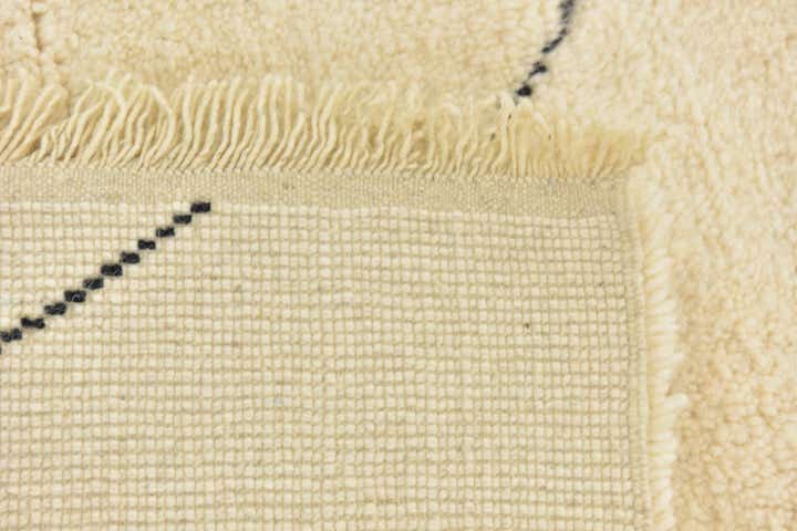 7' x 10' 2 Hand Knotted Moroccan Wool Rug