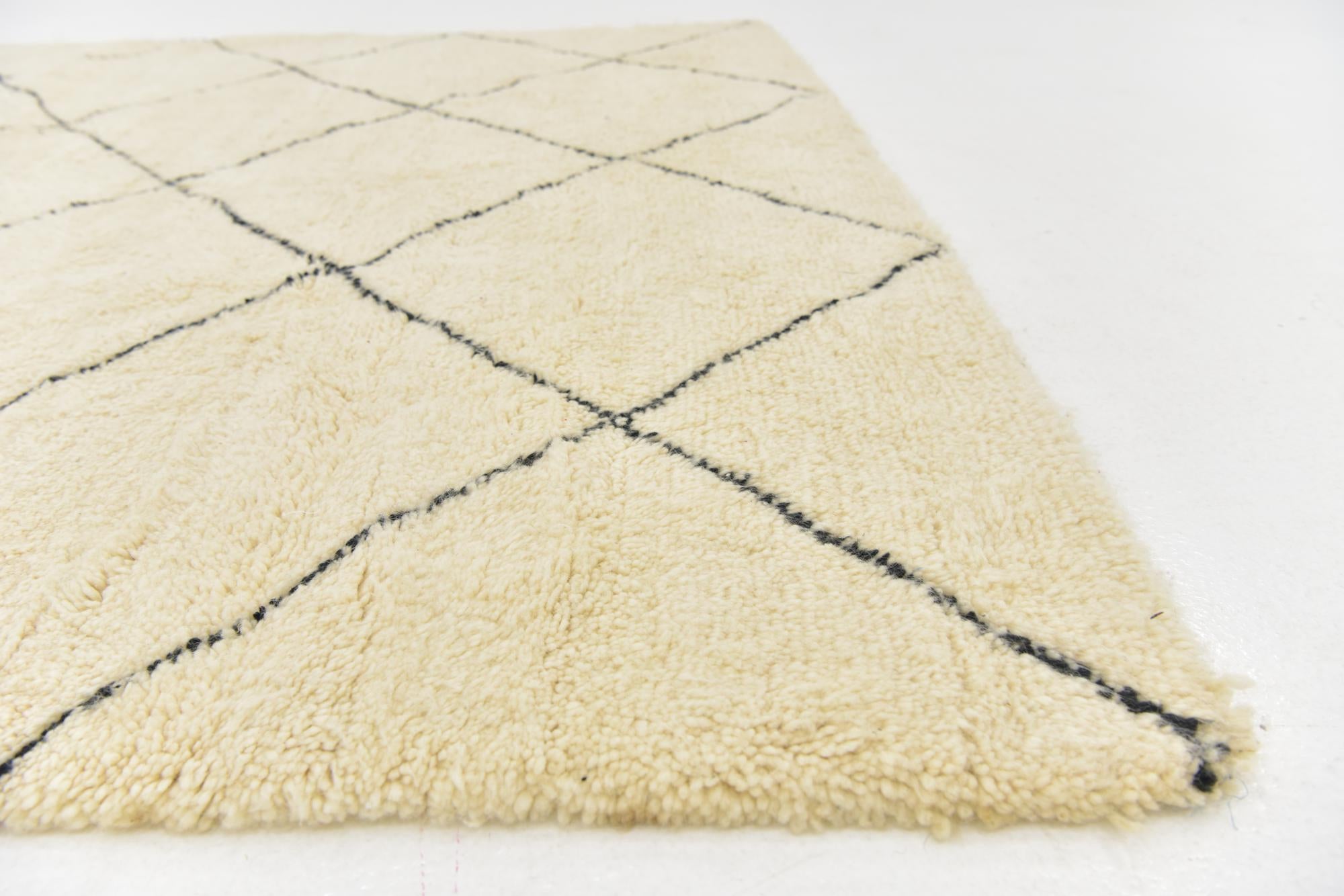 7' x 10' 2 Hand Knotted Moroccan Wool Rug