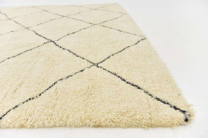 7' x 10' 2 Hand Knotted Moroccan Wool Rug