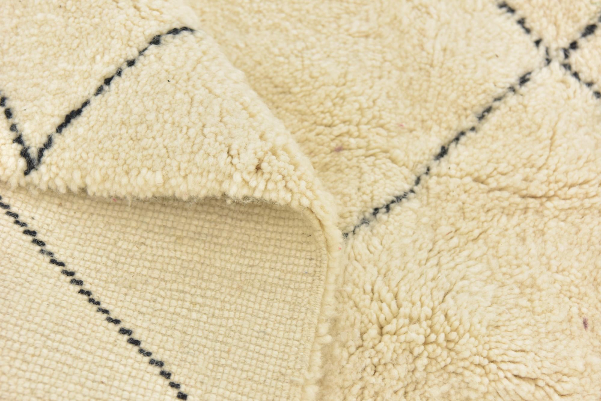 7' x 10' 2 Hand Knotted Moroccan Wool Rug