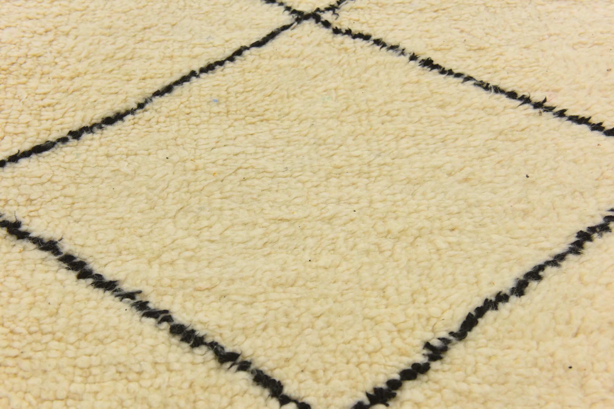 5' x 7' 6 Hand Knotted Moroccan Wool Rug