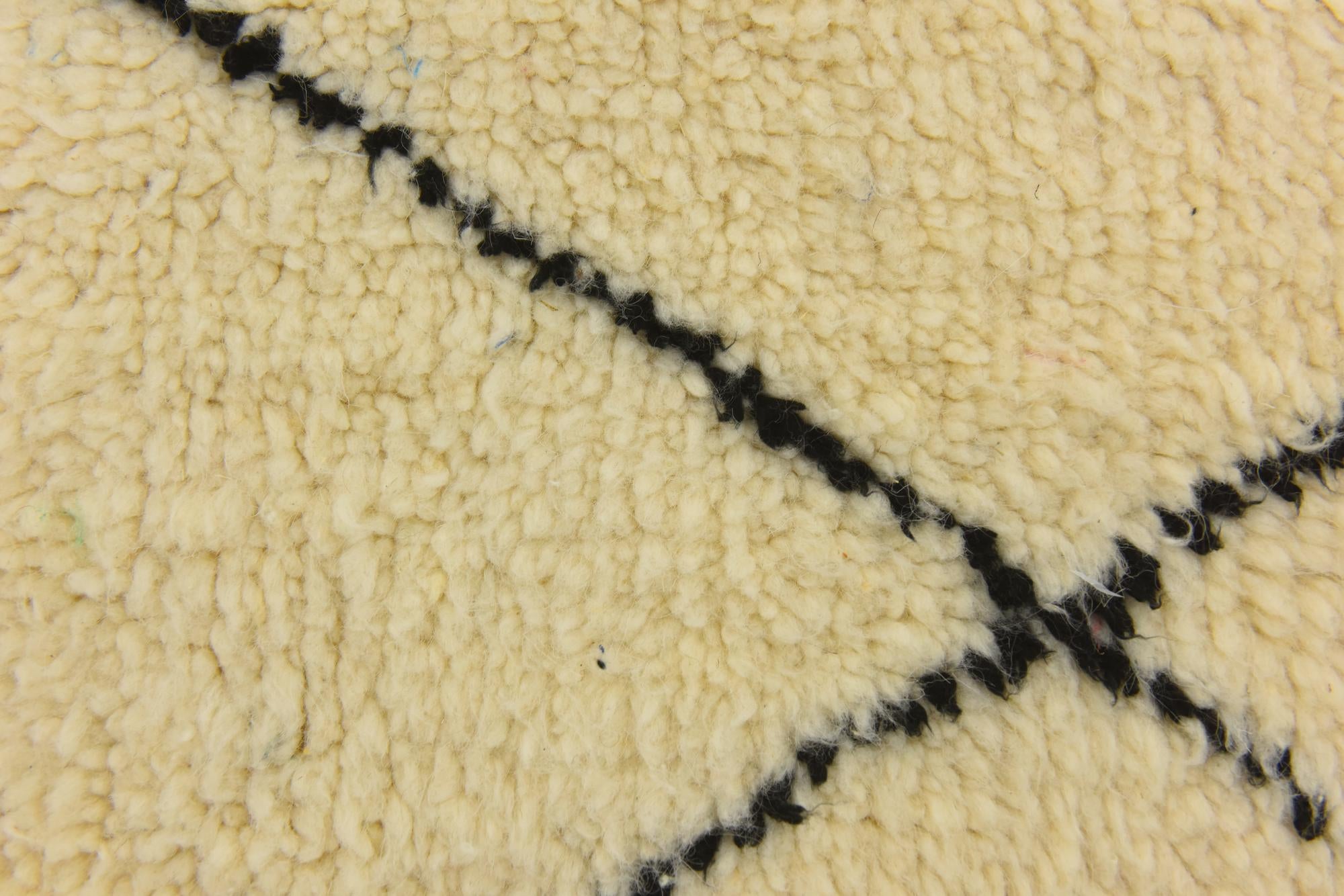 5' x 7' 6 Hand Knotted Moroccan Wool Rug