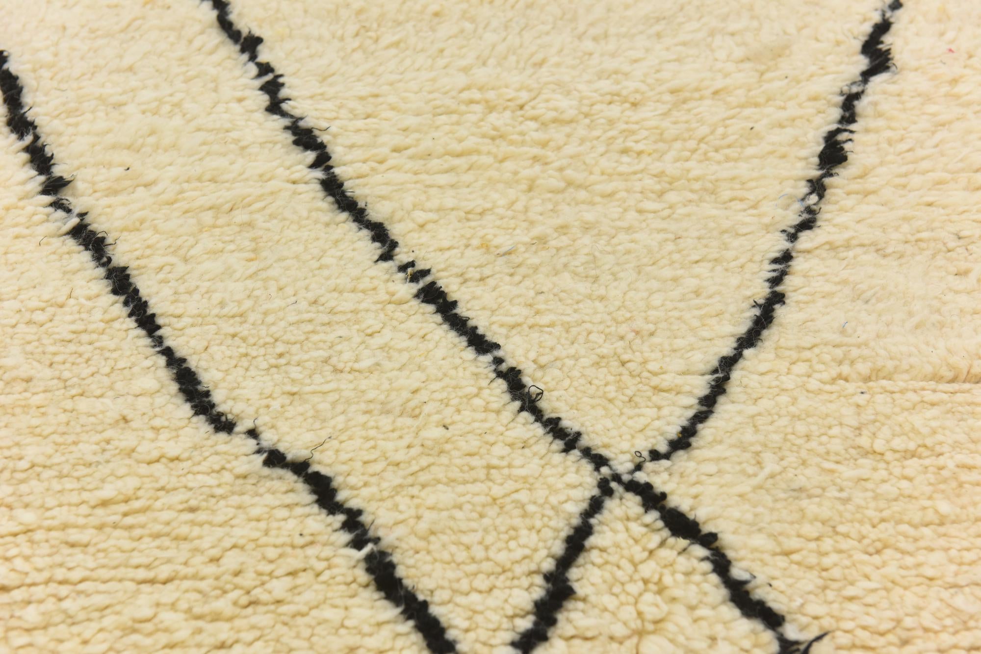 5' 4 x 8' 2 Hand Knotted Moroccan Wool Rug