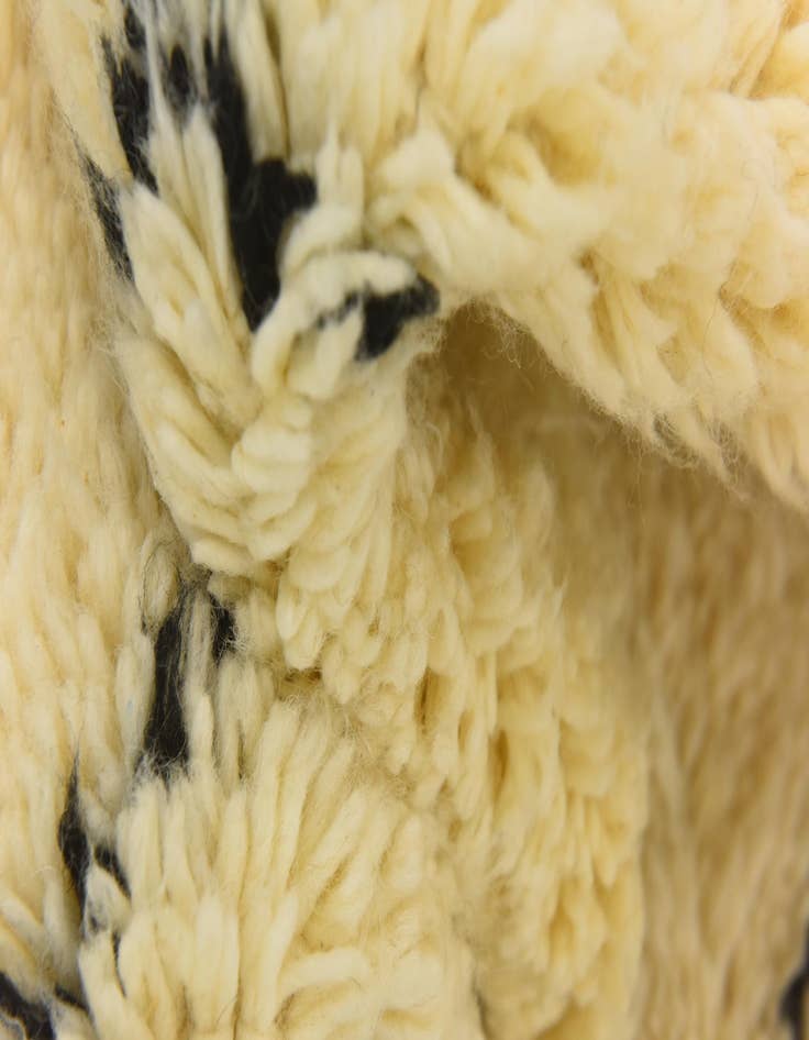 Detail image of 5' 5 x 8' 7  Hand Knotted Moroccan Wool Rug