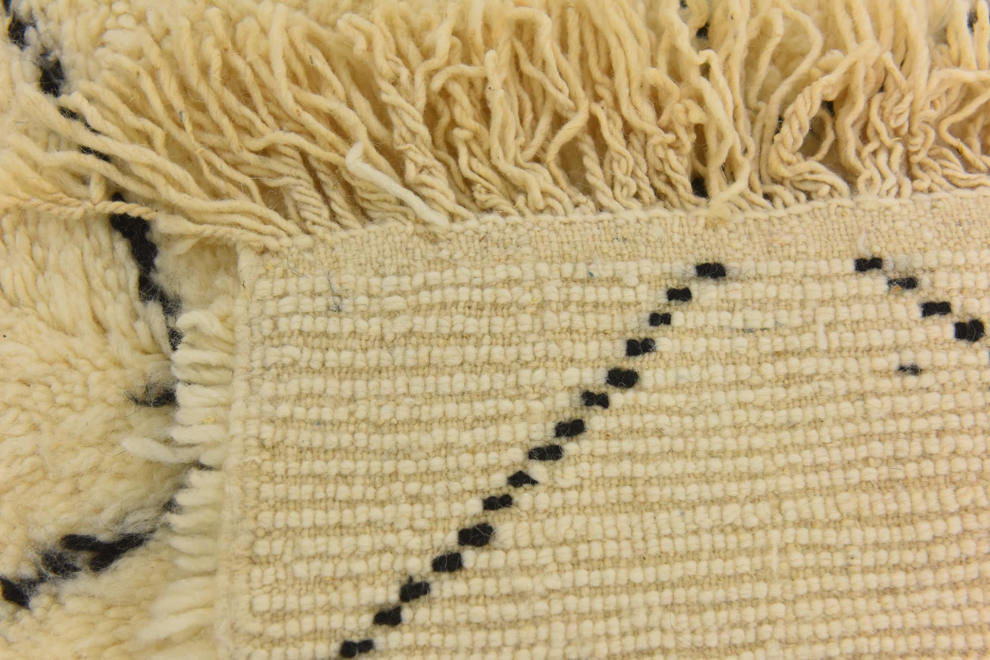 5' 5 x 8' 7 Hand Knotted Moroccan Wool Rug