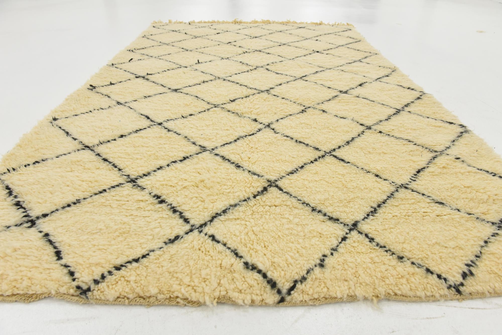 5' 5 x 8' 7 Hand Knotted Moroccan Wool Rug
