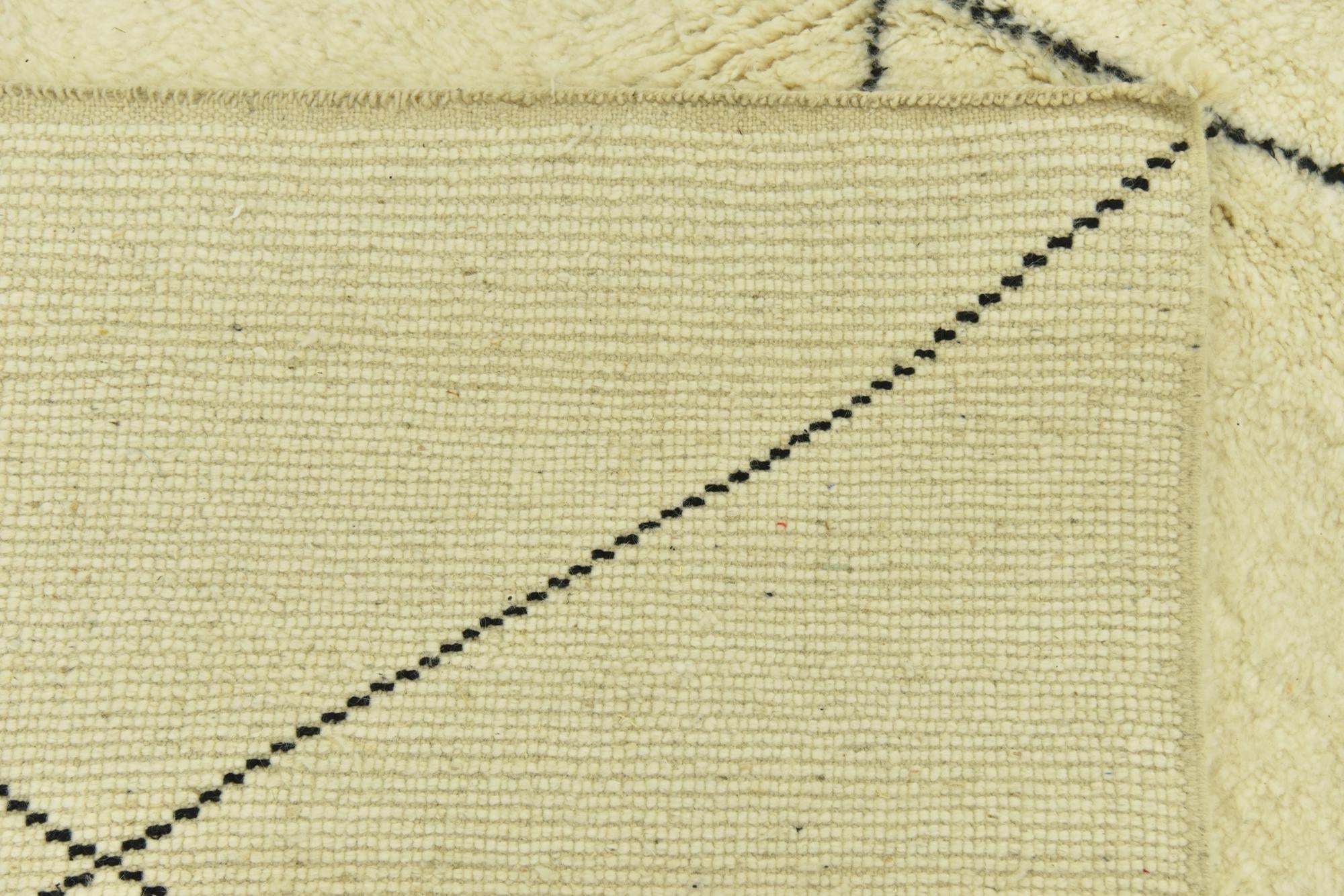 7' x 10' 1 Hand Knotted Moroccan Wool Rug