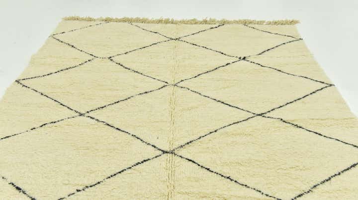 7' x 10' 1 Hand Knotted Moroccan Wool Rug
