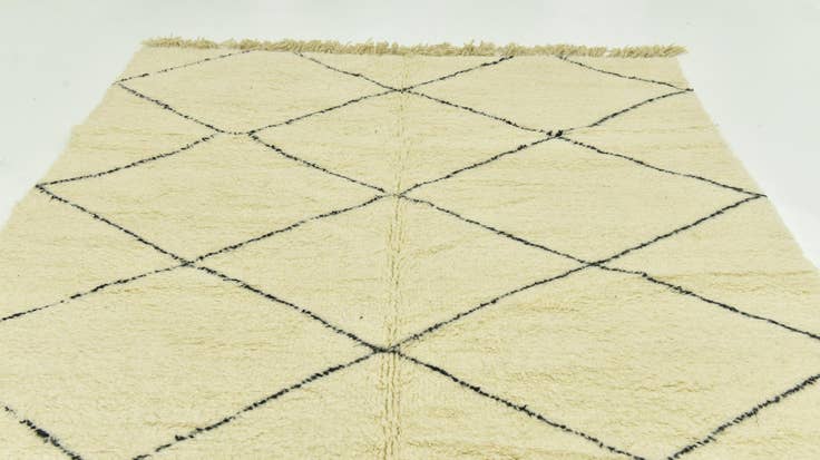 Detail image of 7' x 10' 1 Hand Knotted Moroccan Wool Rug