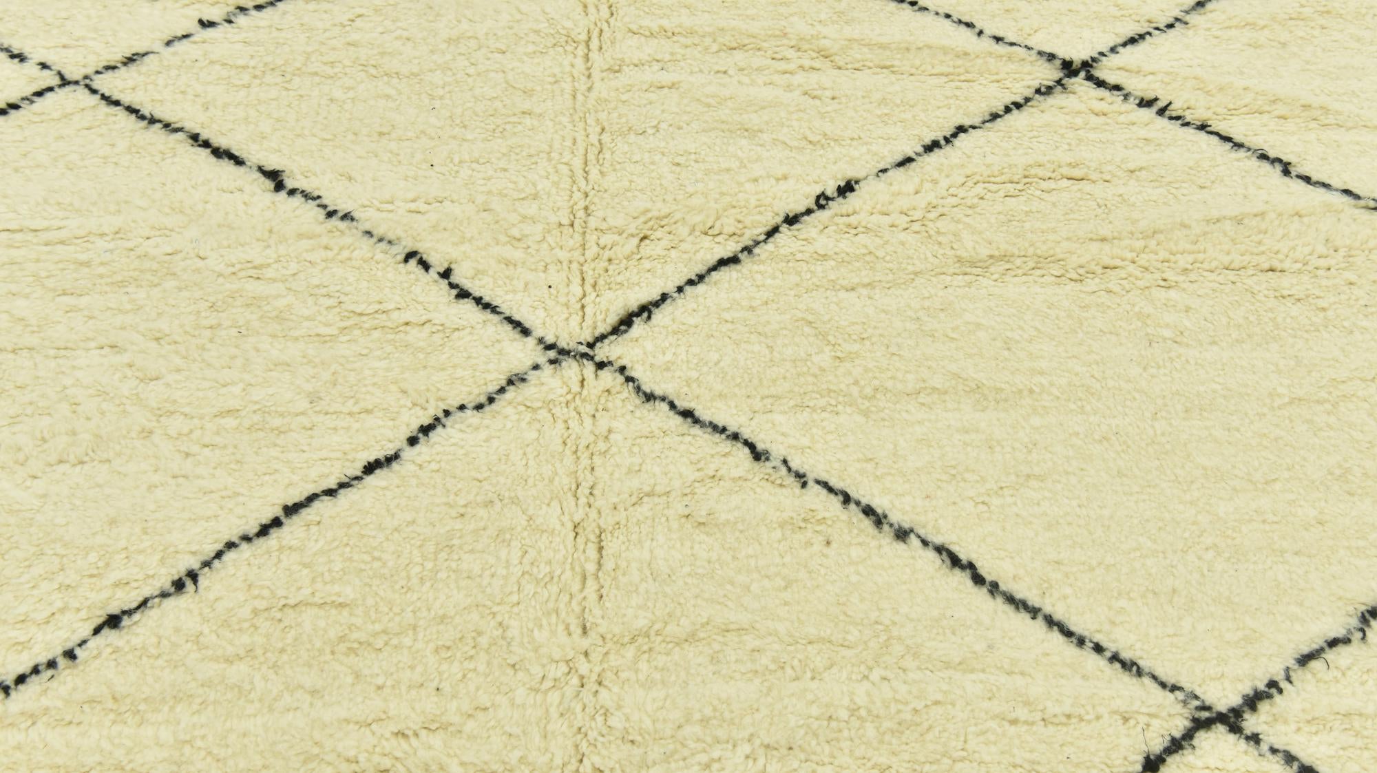7' x 10' 1 Hand Knotted Moroccan Wool Rug