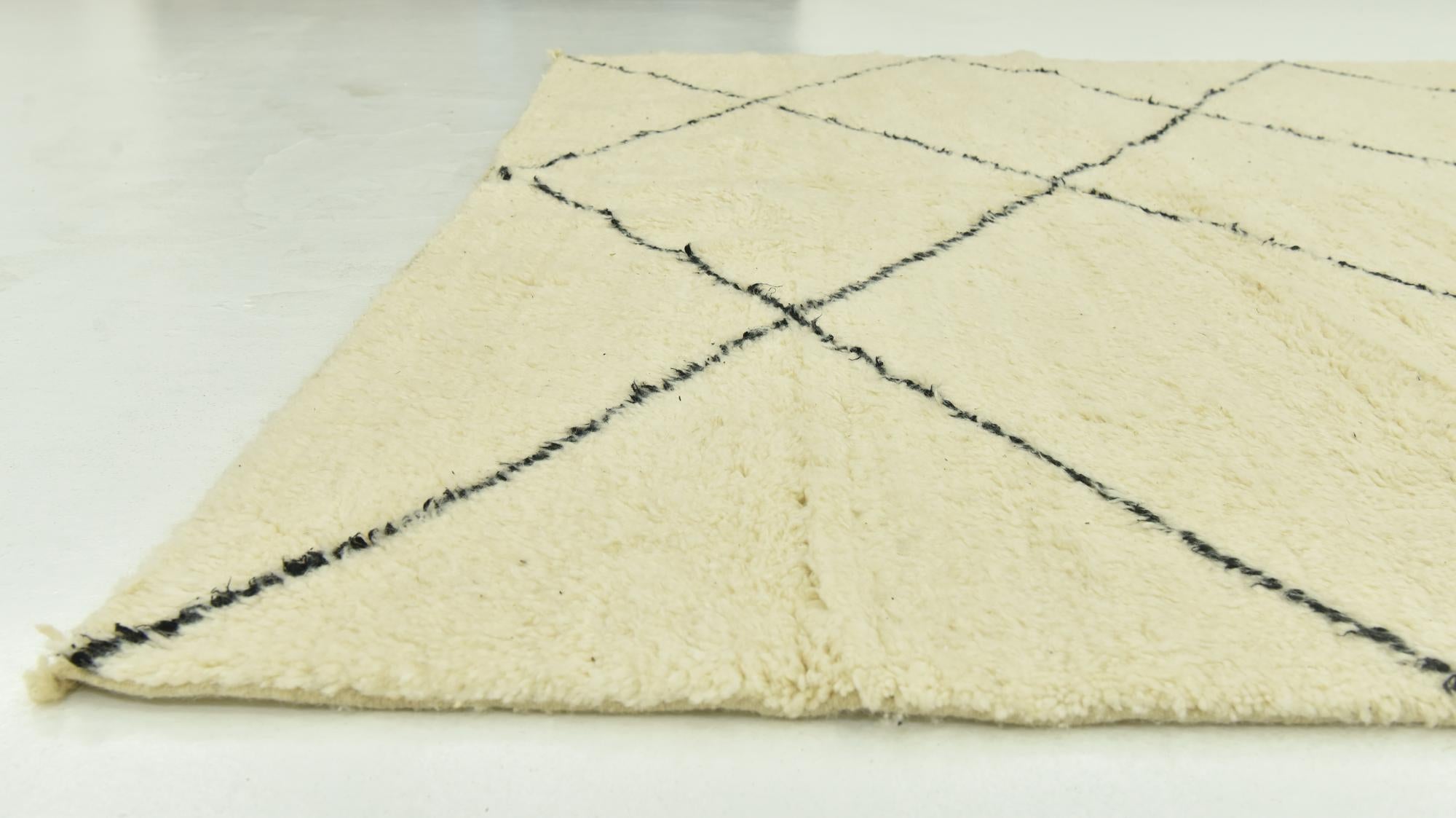 7' x 10' 1 Hand Knotted Moroccan Wool Rug